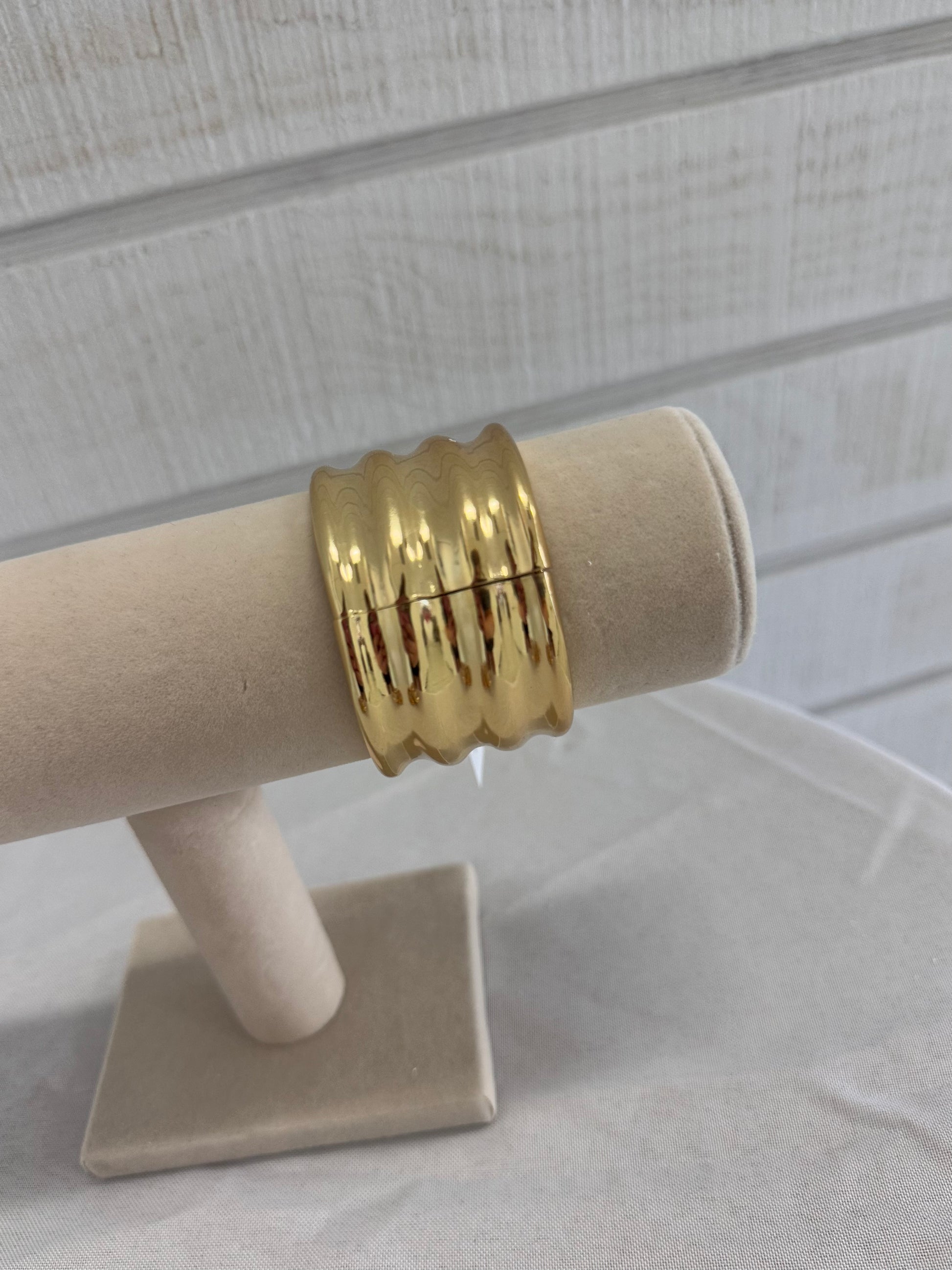 Metal Hinged Bracelet